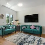 Big Promotion, Serenitas Вилла