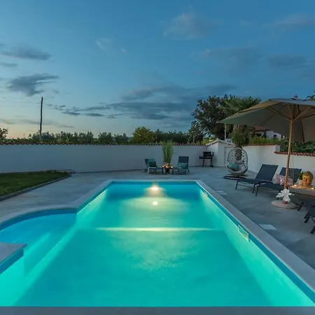 Villa Big Promotion, Serenitas Tar-Vabriga