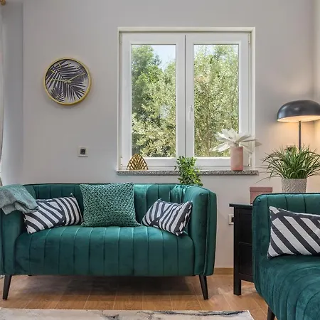 Villa Big Promotion, Serenitas *