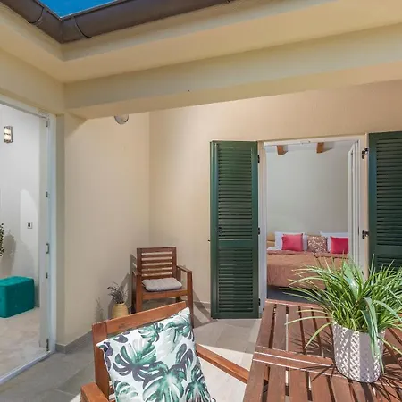 Big Promotion, Serenitas Villa