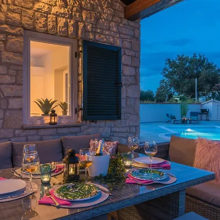 Big Promotion, Serenitas Villa