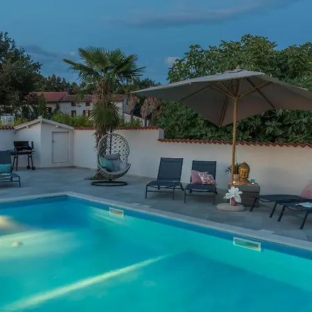 Big Promotion, Serenitas Villa Tar-Vabriga