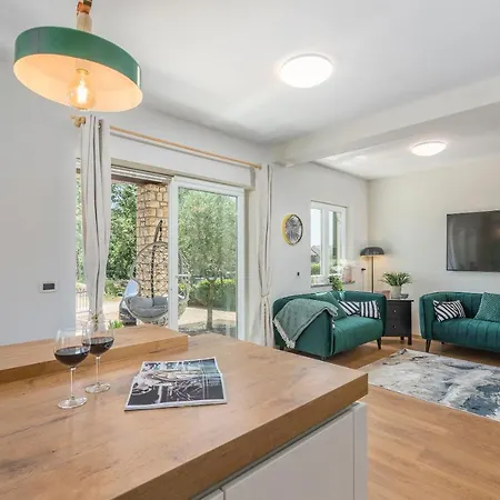 Villa Big Promotion, Serenitas Tar-Vabriga