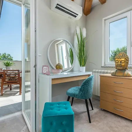 Villa Big Promotion, Serenitas