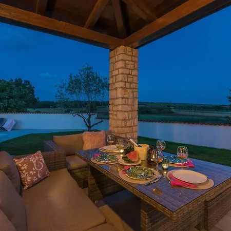 Villa Big Promotion, Serenitas Tar-Vabriga