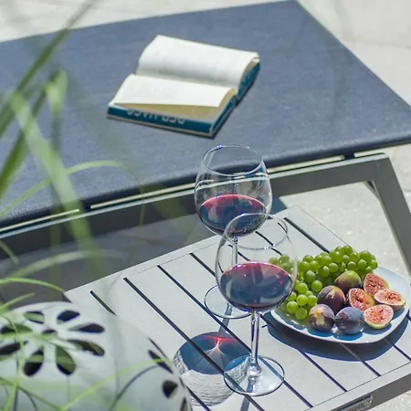 Big Promotion, Serenitas Villa *