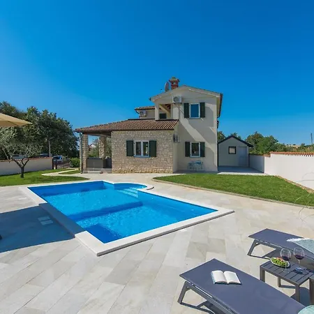Villa Big Promotion, Serenitas Tar-Vabriga