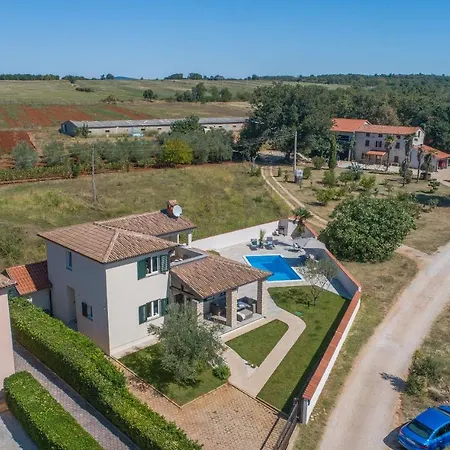 Big Promotion, Serenitas Villa Tar-Vabriga