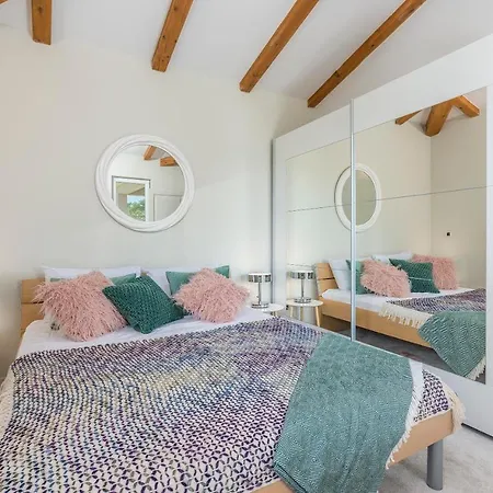 Big Promotion, Serenitas ヴィラ