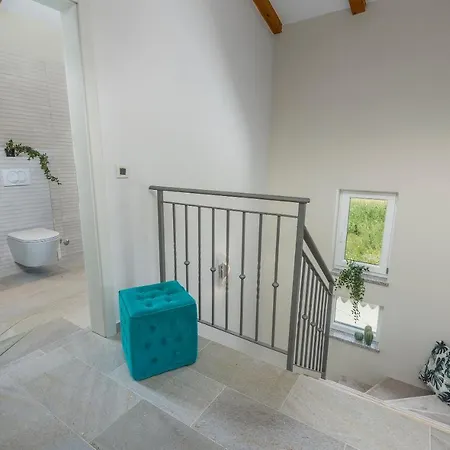 Big Promotion, Serenitas