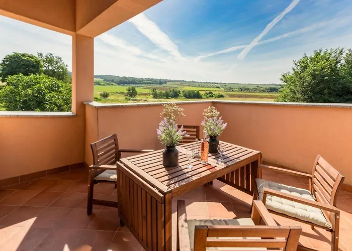 Villa Big Promotion, Serenitas Tar-Vabriga