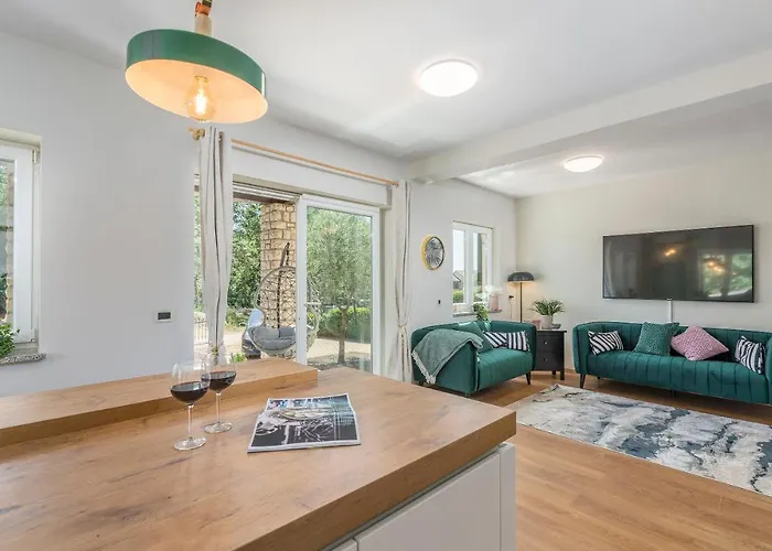 Villa Big Promotion, Serenitas Tar-Vabriga