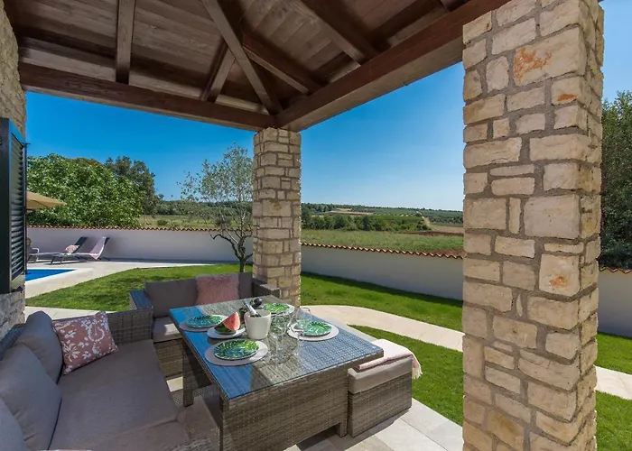 Big Promotion, Serenitas Villa