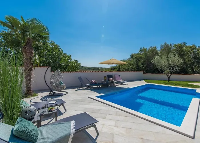 Vila Big Promotion, Serenitas