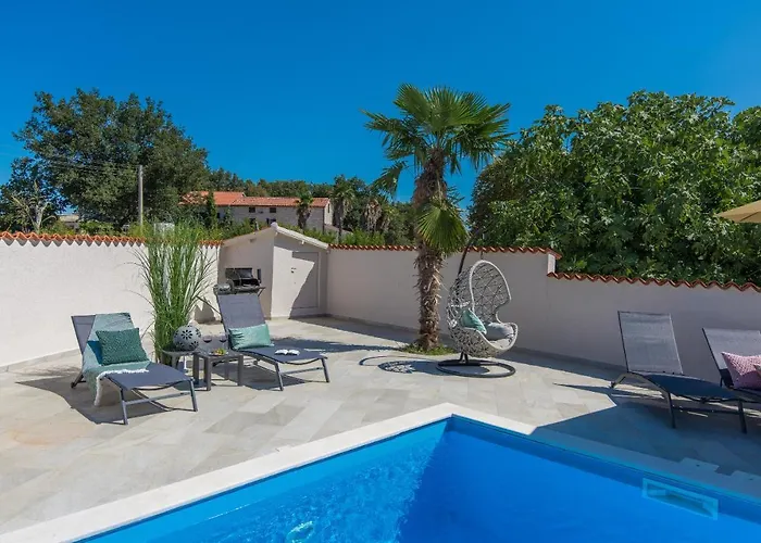 Big Promotion, Serenitas Vila *